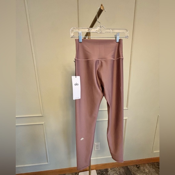 ALO Airlift High Waist NWT Medium Yoga Legging- Wild mushroom color MSRP $134 - Picture 2 of 6